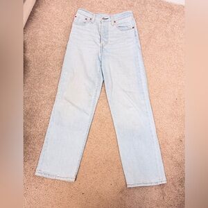 Levi’s Ribcage Straight Ankle Jeans